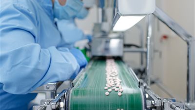 إحياء شركات الدولة.. شراكة مصرية أمريكية لتصنيع وتصدير الأدوية للأسواق العالمية