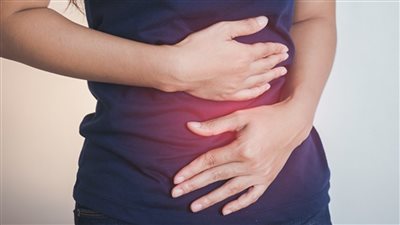 طبيب يكشف سر البطن المسطح.. نصيحة بسيطة لتخفيف الانتفاخ