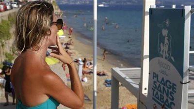 فرنسا تحظر التدخين في الحدائق والشواطئ والمناطق المدرسية.. ما القصة؟