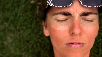 أفضل طريقة لحماية البشرة من الشمس.. إليكِ أهم النصائح  