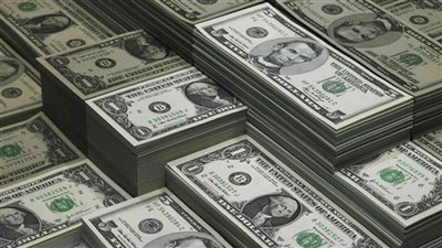 بسبب الإغلاق الحكومي.. الدولار يهبط في اختبار جديد للاقتصاد الأمريكي