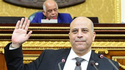 عمرو غلاب: الضربات الإسرائيلية لإيران تهدد استقرار الشرق الأوسط وتربك الاقتصاد العالمي