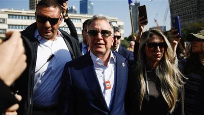 ستيف ويتكوف.. دبلوماسي سلام أم مهندس إمبراطورية ترامب الرقمية؟