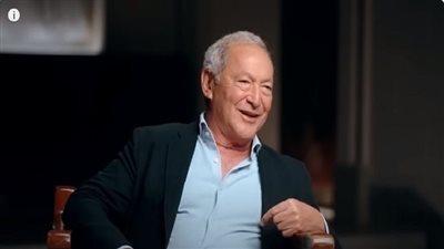 من تحالف الصفقات إلى دفاع سميح.. قصة المال والسلطة بين آل ساويرس وآل مبارك