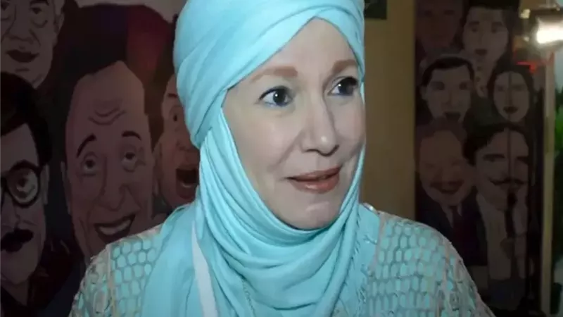 الفنانة القديرة