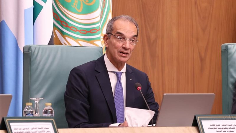وزير الاتصالات وتكنولوجيا