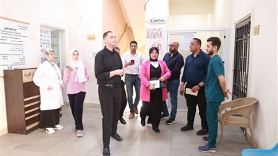 نائب وزير الصحة يتفقد منشآت طبية بالقاهرة أول أيام العيد