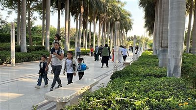 أجواء من البهجة والتنظيم.. حديقة الأزهر تشهد إقبالًا كثيفًا في ثاني أيام العيد