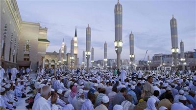 ضيوف برنامج خادم الحرمين الشريفين يغادرون مكة إلى المدينة