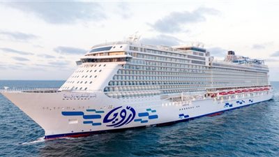 ميناء السخنة يستقبل السفينة السياحية AROYA وعلى متنها أكثر من 2300 سائح 