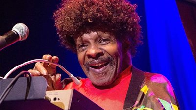 وفاة الموسيقي الأمريكي 