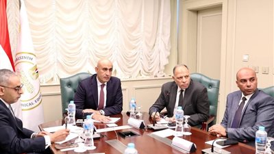 وزير التعليم يتابع استعدادات المديريات التعليمية لعقد امتحانات الثانوية العامة