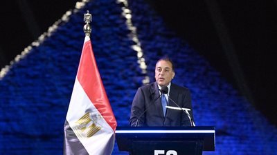 رئيس الوزراء: الدولة بقيادة الرئيس السيسي وضعت رؤية استراتيجيةً واضحة لبناء مصر الرقمية