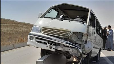 انقلاب ميكروباص بسبب السرعة الزائدة يصيب 10 أشخاص بينهم أطفال في المنيا