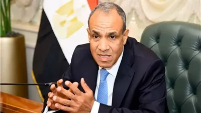 وزير الخارجية يبحث مع نظيريه العُماني والتركي تطورات الأوضاع بالمنطقة