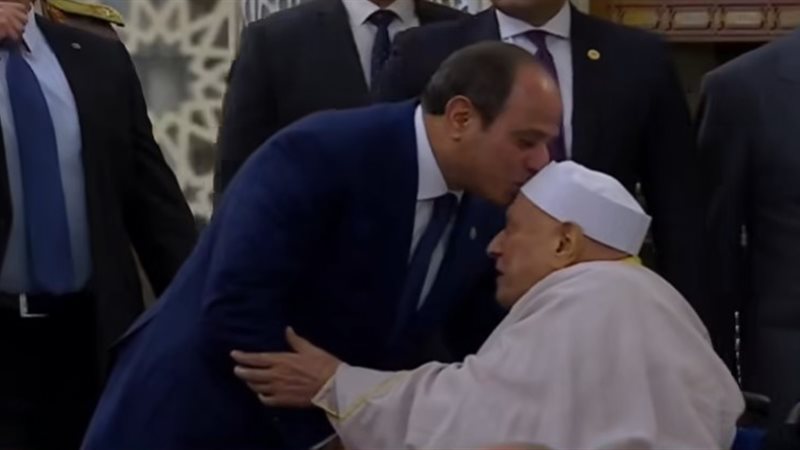 قبلة الرئيس السيسي
