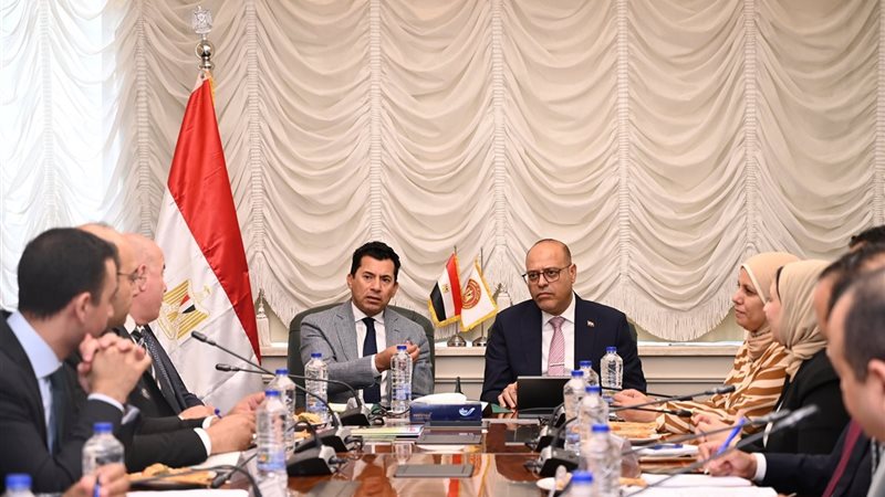 وزير العمل ووزير