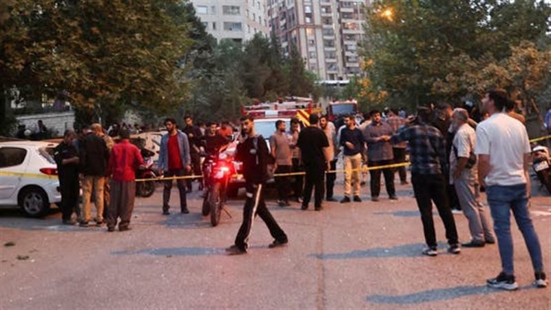 سكان طهران في الشوارع
