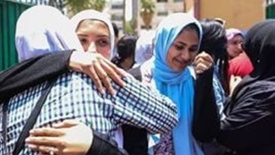 الثانوية العامة.. امتحانات الدين والمواطنة سهلة وفرحة بين الطلاب