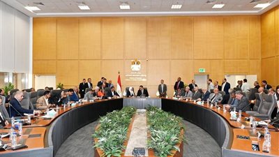 نفاصيل اجتماع وزير الإسكان مع أعضاء مجلسي 