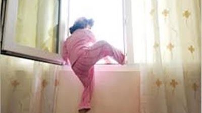 مصرع طفلة إثر سقوطها من شرفة منزلها أثناء اللعب في الجيزة