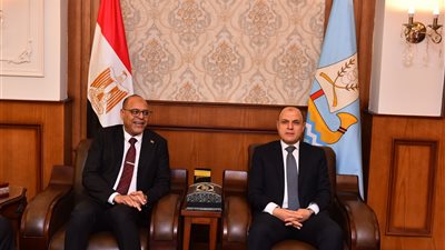 وزير العمل يبحث مع محافظ كفر الشيخ تنسيق الجهود لتأهيل الشباب
