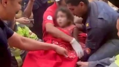 حدائق القبة.. انتشال جثمان والدة الطفلة حور وشقيقها من تحت الأنقاض