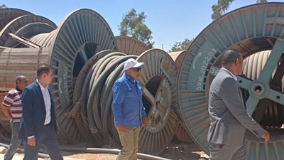 وزير الكهرباء يتفقد محطة محولات الهضبة 2 وجمع المخزون الاستراتيجي للكابلات 