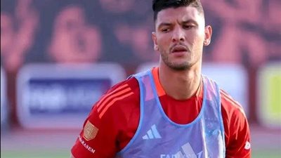 والد أشرف داري يكشف حقيقة رحيل نجله عن الأهلي عقب مونديال الأندية