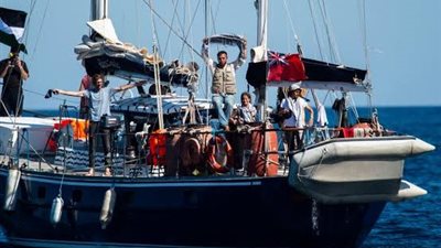 إسرائيل ترحل آخر مجموعة من أعضاء السفينة مادلين