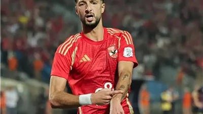 وسام أبو علي يحرز الهدف الأول للأهلي في شباك بورتو 