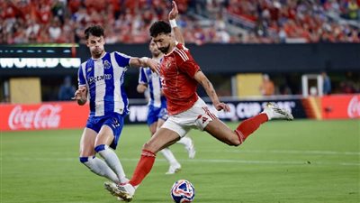 الأهلي يتقدم على بورتو بهدفين في الشوط الأول سجلهما وسام أبو علي