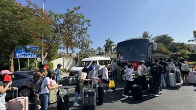 هروب جماعي من إسرائيل.. ومخاوف من حرب طويلة مع إيران