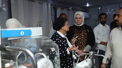 نائب وزير الصحة تتابع ميدانيًا سير العمل بالمنشآت الصحية في قنا