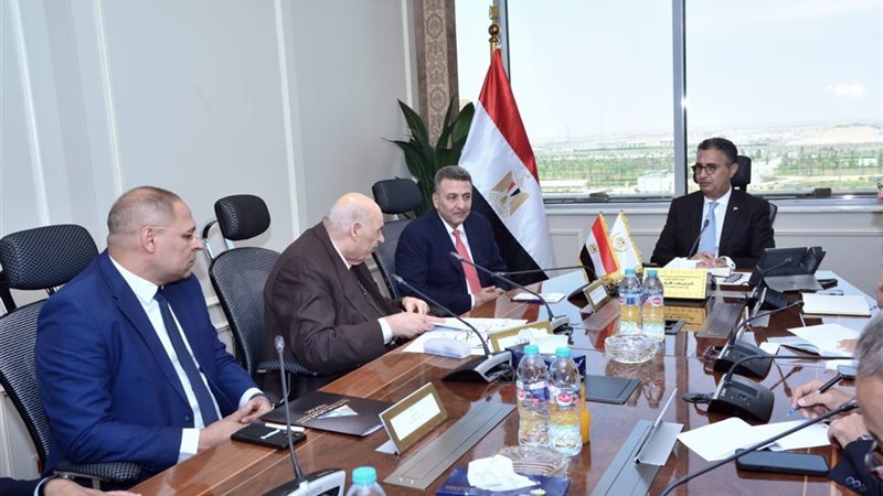 الدكتور شريف فاروق