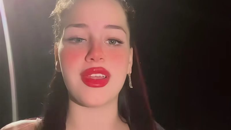 نور تفاحة