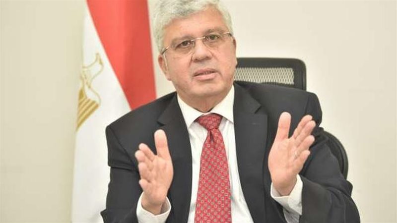 الدكتور أيمن عاشور