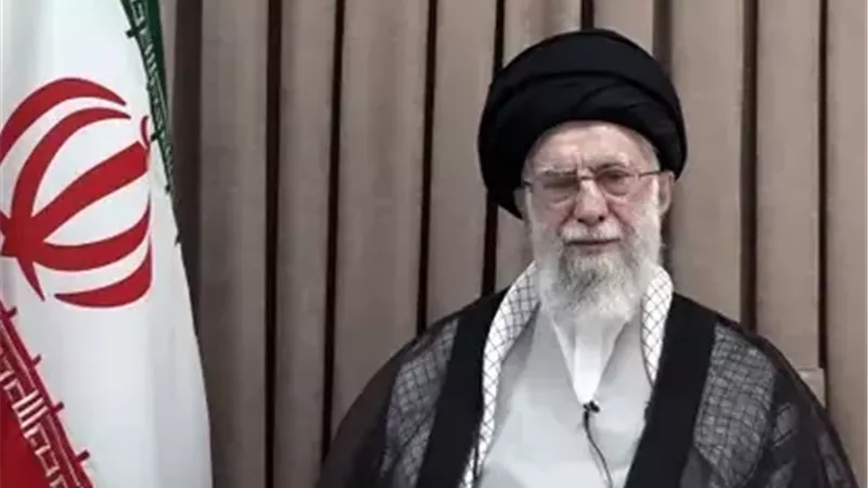 المرشد الإيراني علي