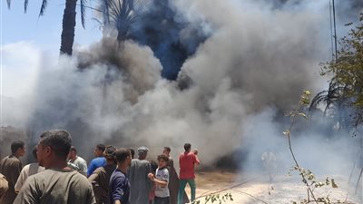 السيطرة على حريق ضخم داخل كسارة بلاستيك في أسيوط دون إصابات