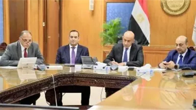 وزير التعليم يتابع امتحانات الفيزياء والتاريخ.. وتحذيرات من الغش