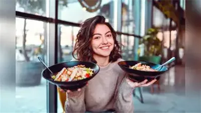 أطعمة تحافظ على نضارة بشرتك وتحميها من الجفاف والبهتان.. لا تتركيها 