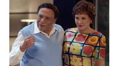 لبلبة توضح حقيقة صورة متداولة مع الزعيم عادل إمام: 