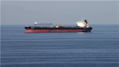 مناورات بحرية إيرانية روسية في بحر عمان: رسائل عسكرية بعد جولة نووية وعودة شبح مضيق هرمز