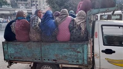 5 آلاف جنيه غرامة.. نائب يطالب بحظر نقل الركاب بسيارات نصف النقل