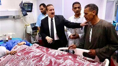 محافظ المنوفية يزور مصابي حادث الإقليمي بمستشفى الجراحات بشبين الكوم