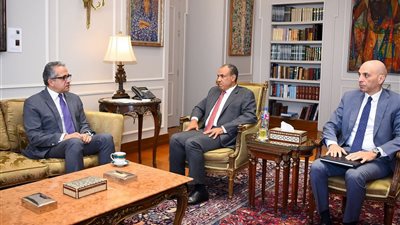 وزير الخارجية يستقبل الدكتور خالد العناني المرشح المصري لمنصب مدير عام اليونسكو
