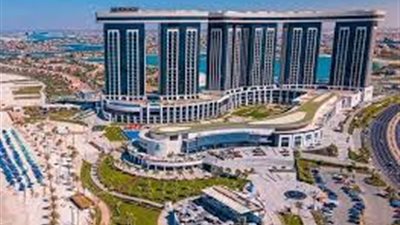 كامل العدد في العلمين الجديدة.. مدينة عالمية تنعش السياحة المصرية