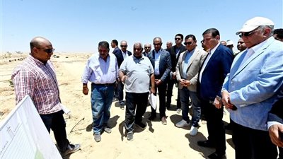 وزيرا الإسكان والزراعة يتفقدان محطة التجارب البحثية لتحلية مياه البحر