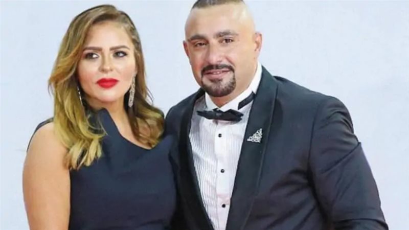 مها الصغير وطليقها