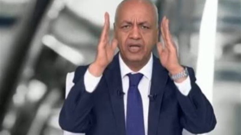الكاتب الصحفي مصطفي
